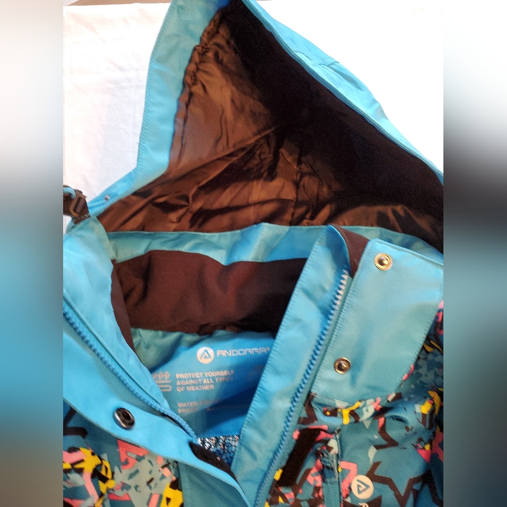 Ski Jacket - Picture 10 of 11